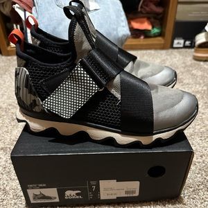 Sorel kinetic sneakers